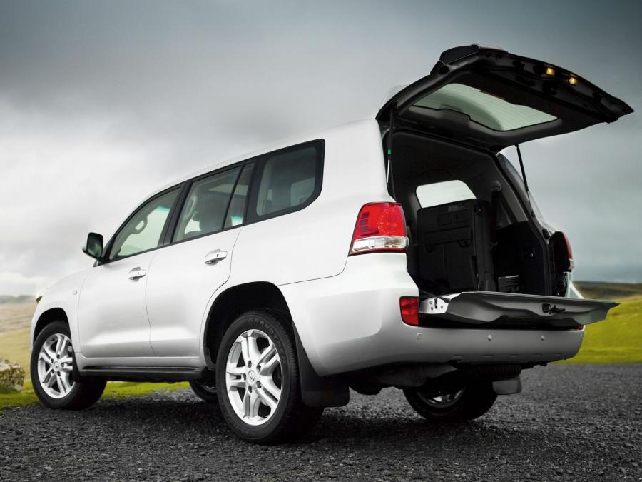  Toyota Land Cruiser 200 V8 2007 года  (UK) (фото 9 из 14)